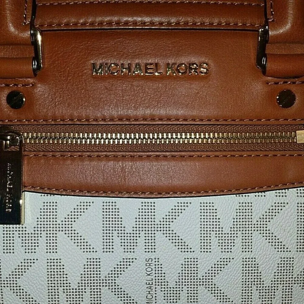 MICHAEL KORS SELMA ZIP LARGE VANILLA LOGO LUGGAGE LEATHER SATCHEL BAG NWT! - Picture 6 of 9